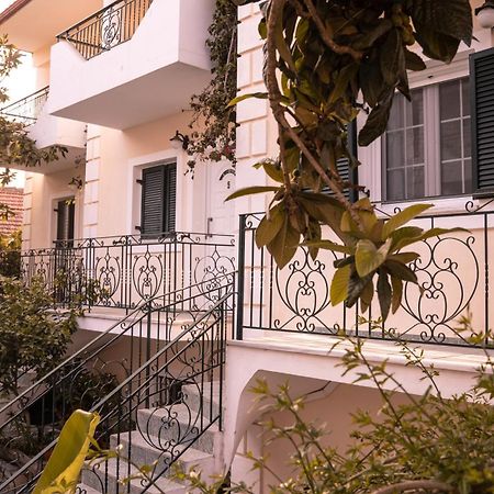 Chrisanthi Apartments Sívota Eksteriør bilde