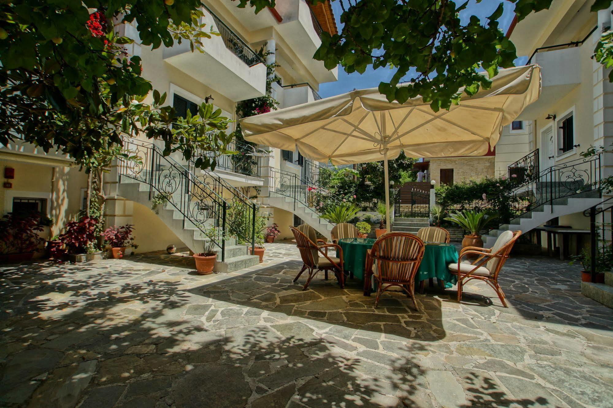 Chrisanthi Apartments Sívota Eksteriør bilde